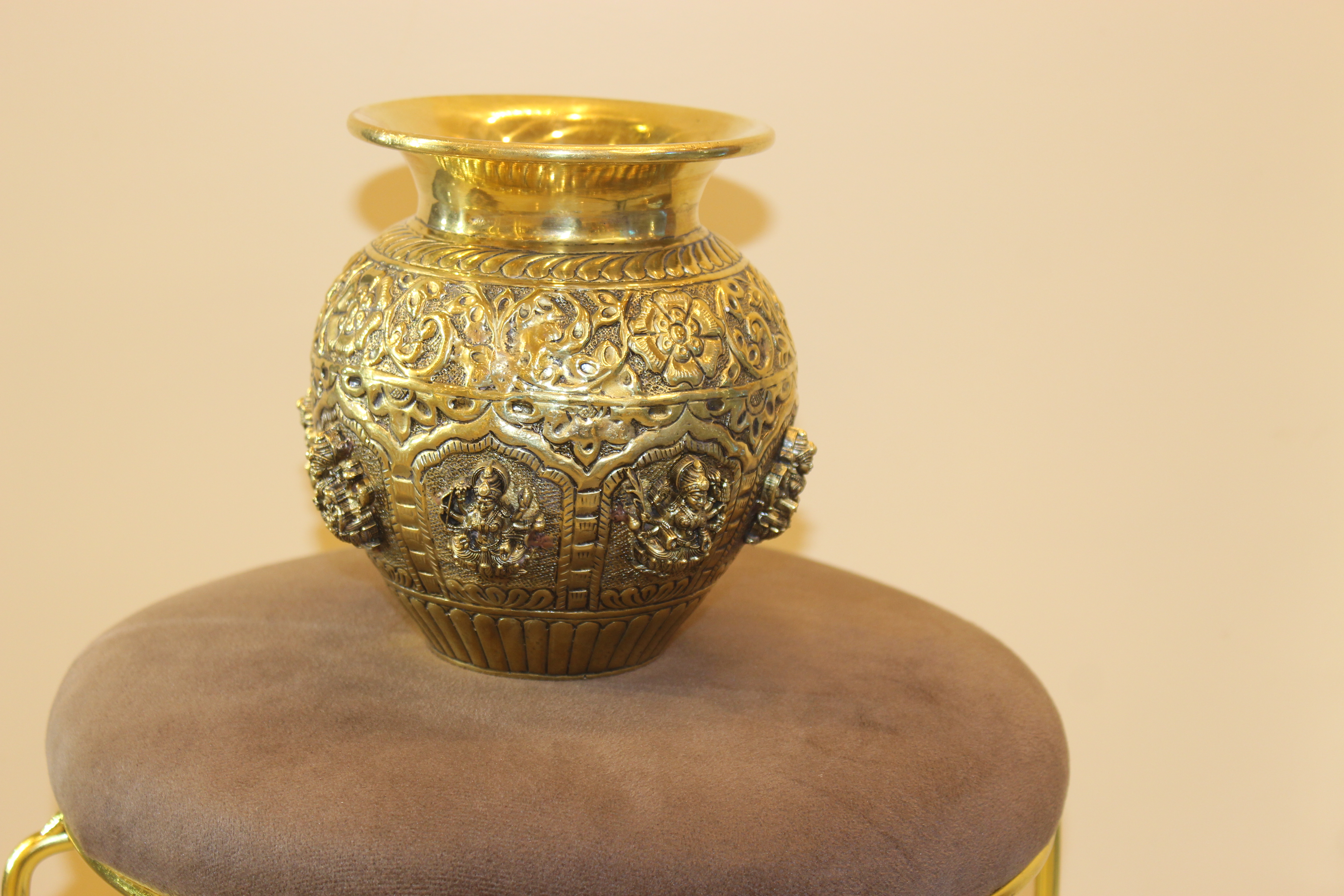 KALASH WITH ASHTA LAXMI (MEDIUM)